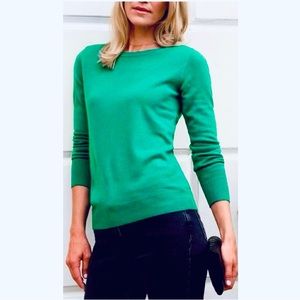 🎉HOST PICK!🎉Lord and Taylor emerald green crew neck 3/4 sleeve knit sweater
